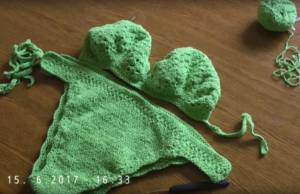 
Этот купальник можно связать по дороге к морю.