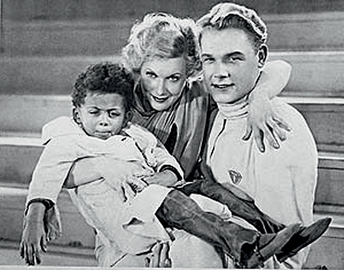 Чернокожего ребенка в фильме «Цирк» (1936) сыграл Джеймс — сын приехавшего из США в 1932 году Ллойда Паттерсона