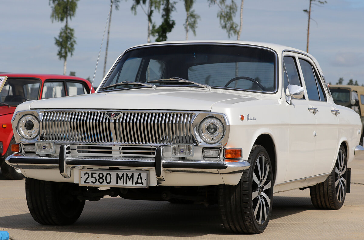 данный автомобиль ГАЗ-24 - подарок Шойгу С.К. историко-мемориальному залу 