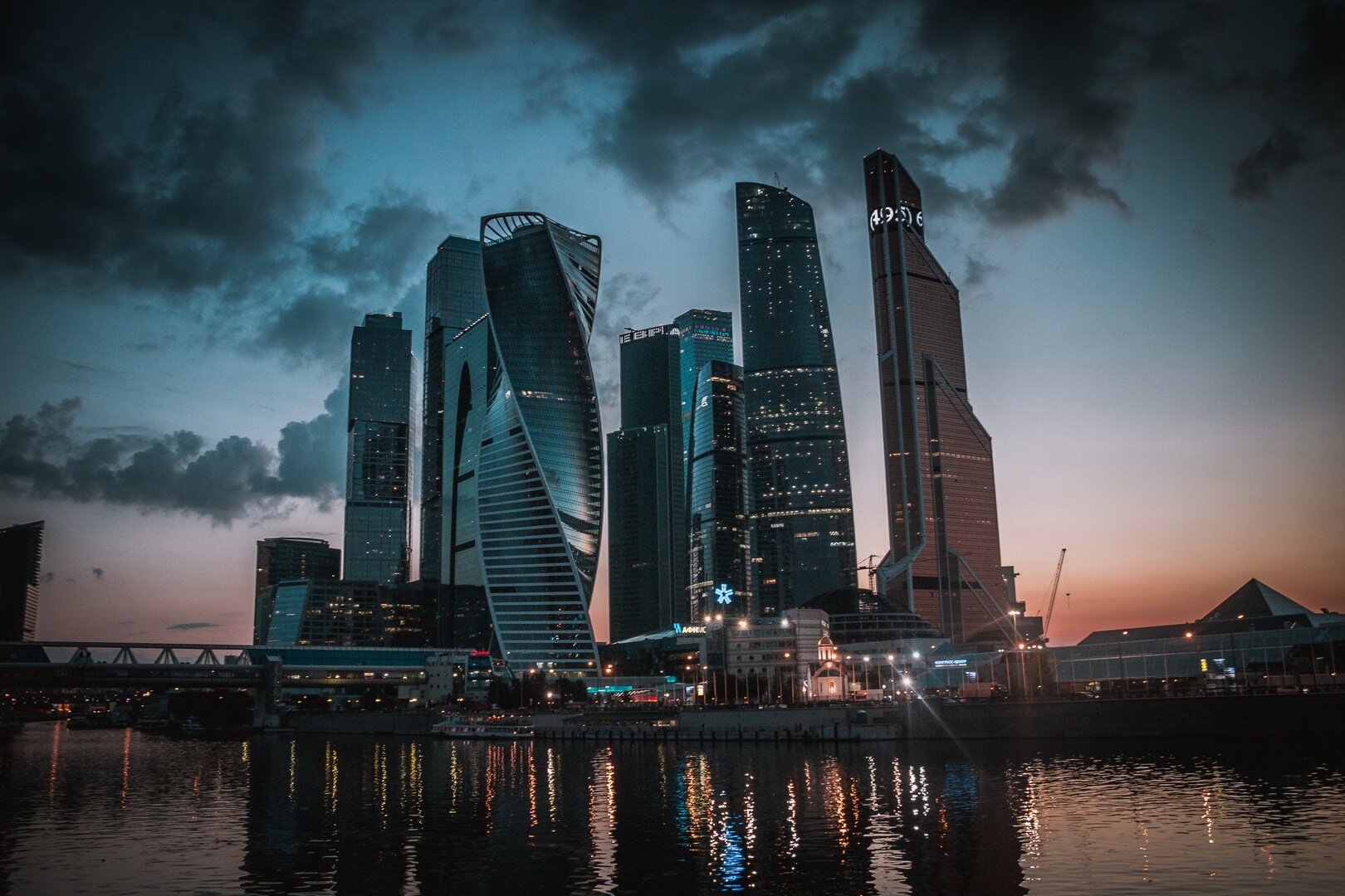 Pc city. Москва Сити. Ночной город Москва Сити. Ночная Москва Москов Сити. Москва ночью Москоу Сити.