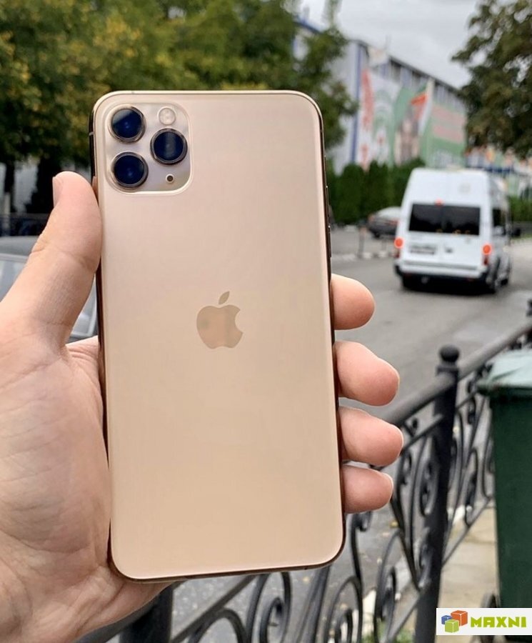 Айфон 11 про в рублях. Iphone 11 Pro Max. Iphone 11 Pro Max 256gb. Iphone 11 Pro Max 64gb Gold. Iphone 12 Pro Max Gold.