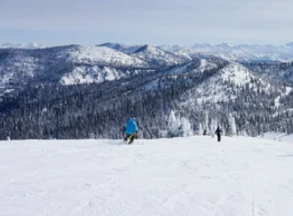 Шикарный вид на горы, ну это же Монтана!!! Горнолыжный курорт Whitefish Mountain Resort входит в десятку лучших в США. Но цены там достаточно демократичные. 