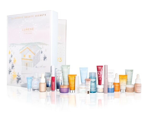 Цена  на официальном сайте  Lumene  - 5900р.