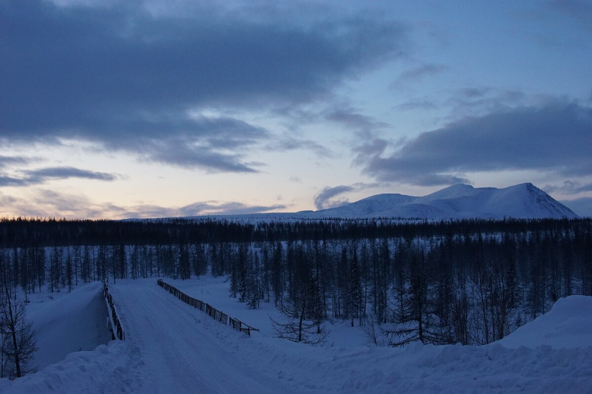 Ямал - это не только нефть и коренные народы севера. Это ещё и прекрасные горы, бескрайняя тундра, многочисленные реки. 