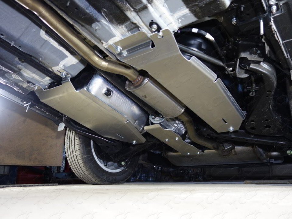 Защиты днища автомобиля