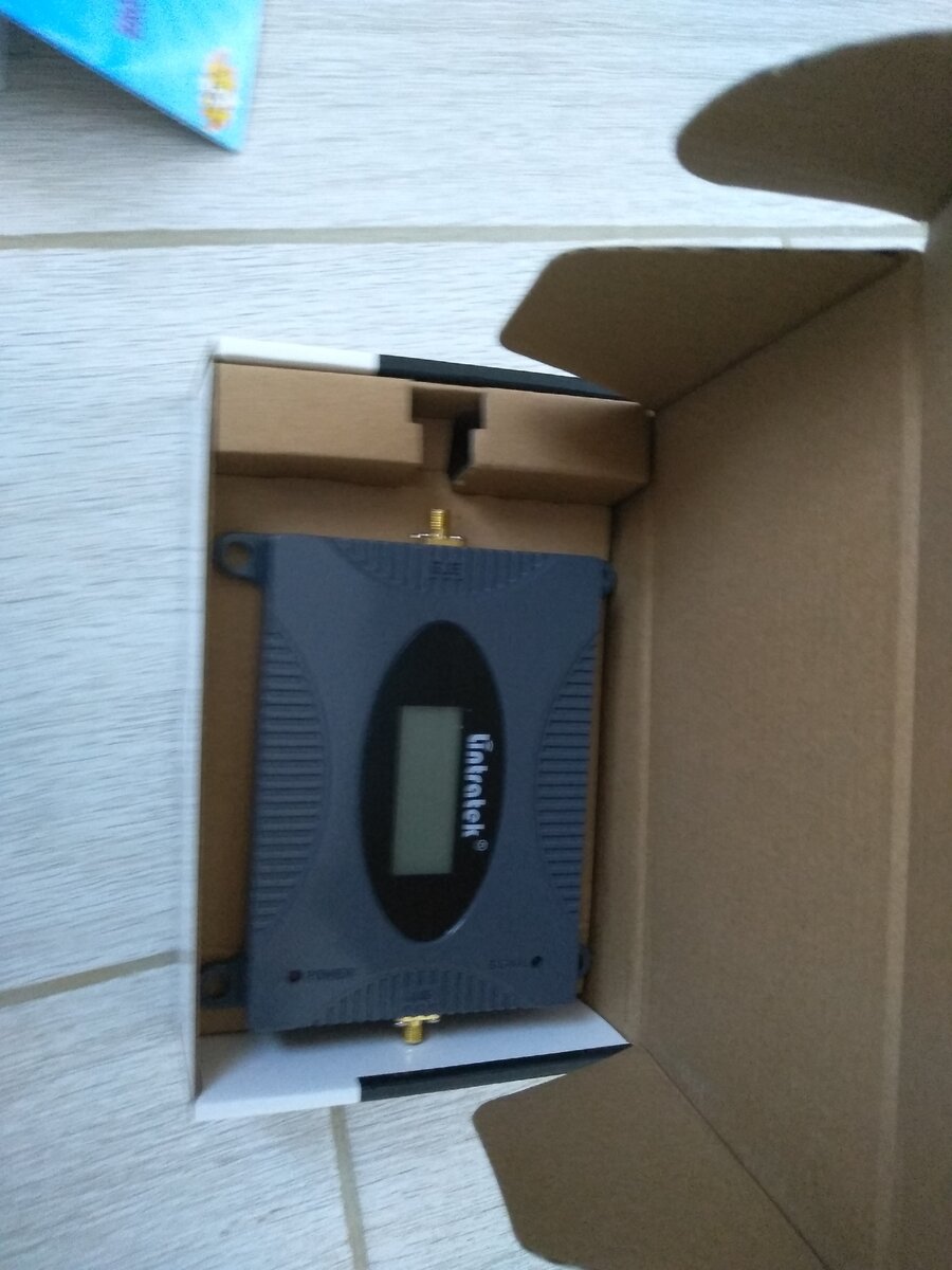 Сам репитер, или ретранслятор - самая дорогая часть комплекта