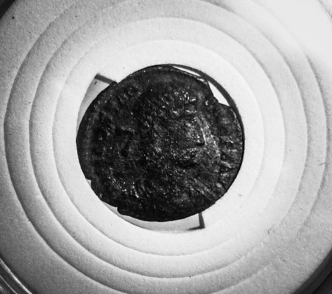 Самое древнее, что получилось найти дома. Монета поздней Римской империи