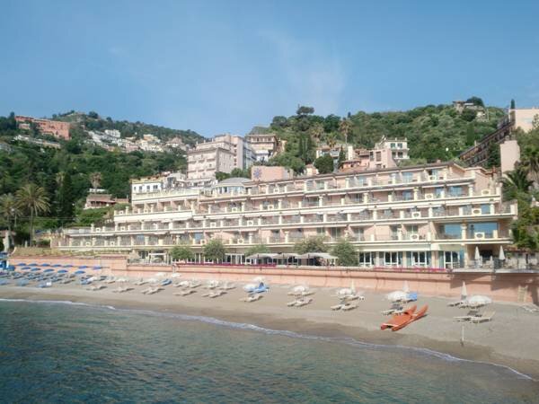 Отель у моря