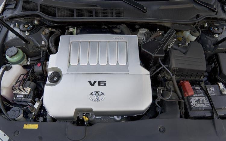 Обратная сторона надежности — частые плановые визиты в автосервис. По регламенту ТО на «Камри» V40 надо проходить каждые 10 тысяч км  