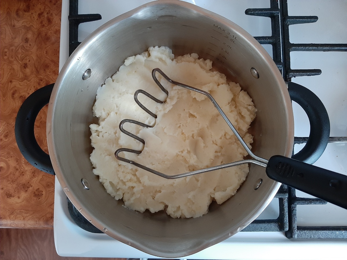 Готовое картофельное пюре.