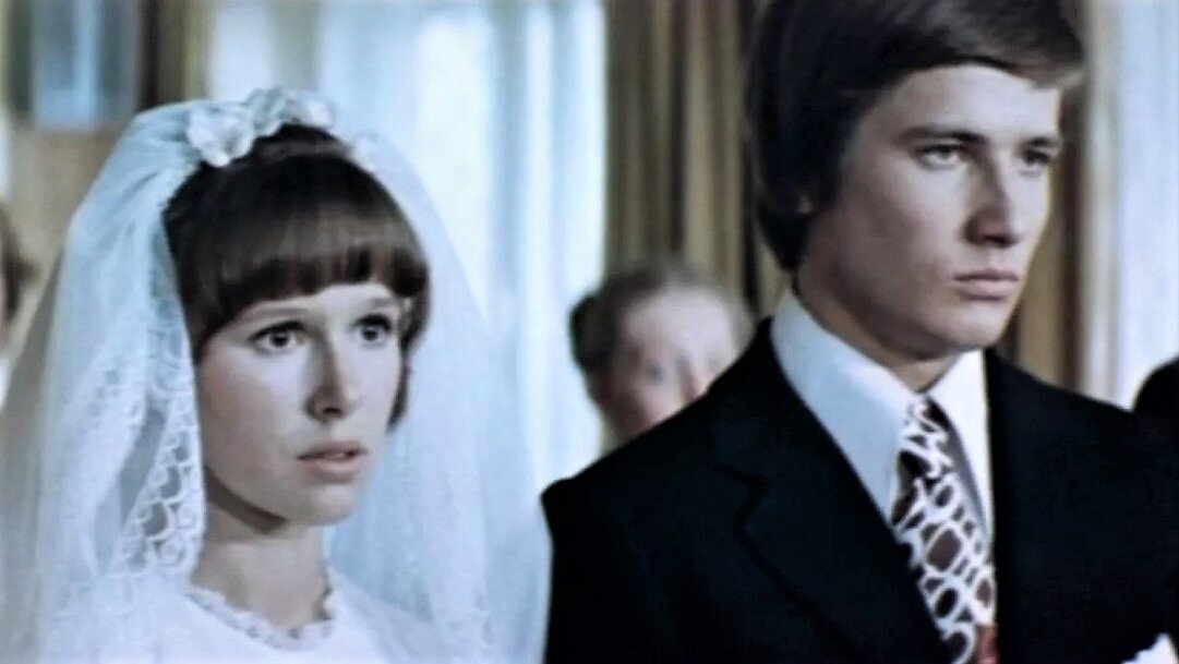 Евгения Симонова и Сергей Насибов в фильме «Школьный вальс» (1978).