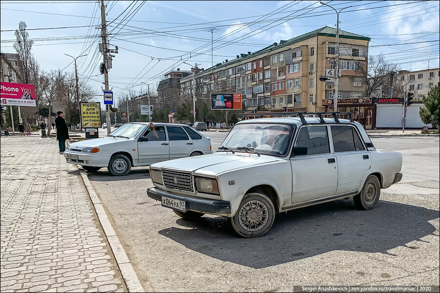 Заниженные Приоры и старые Мерсы - любимые машины дагестанcких парней: мои наблюдения в Махачкале