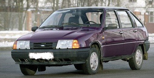 "Ода" цвета баклажан. Такой автомобиль был куплен в автосалоне осенью 2002 года. Фото из открытых источников.