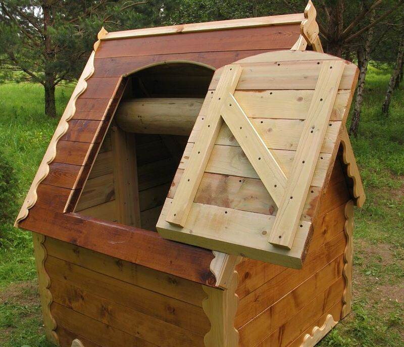 Данные сооружения для колодцев делятся на два вида: открытые и закрытые конструкции.