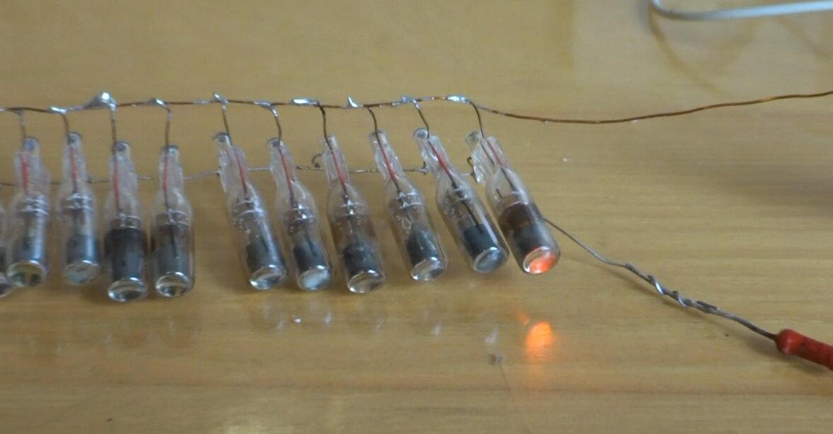 Диод своими руками. Сетевой диод своими руками. Подобрать резистор для светодиода формула. Подключение стабилитрона.