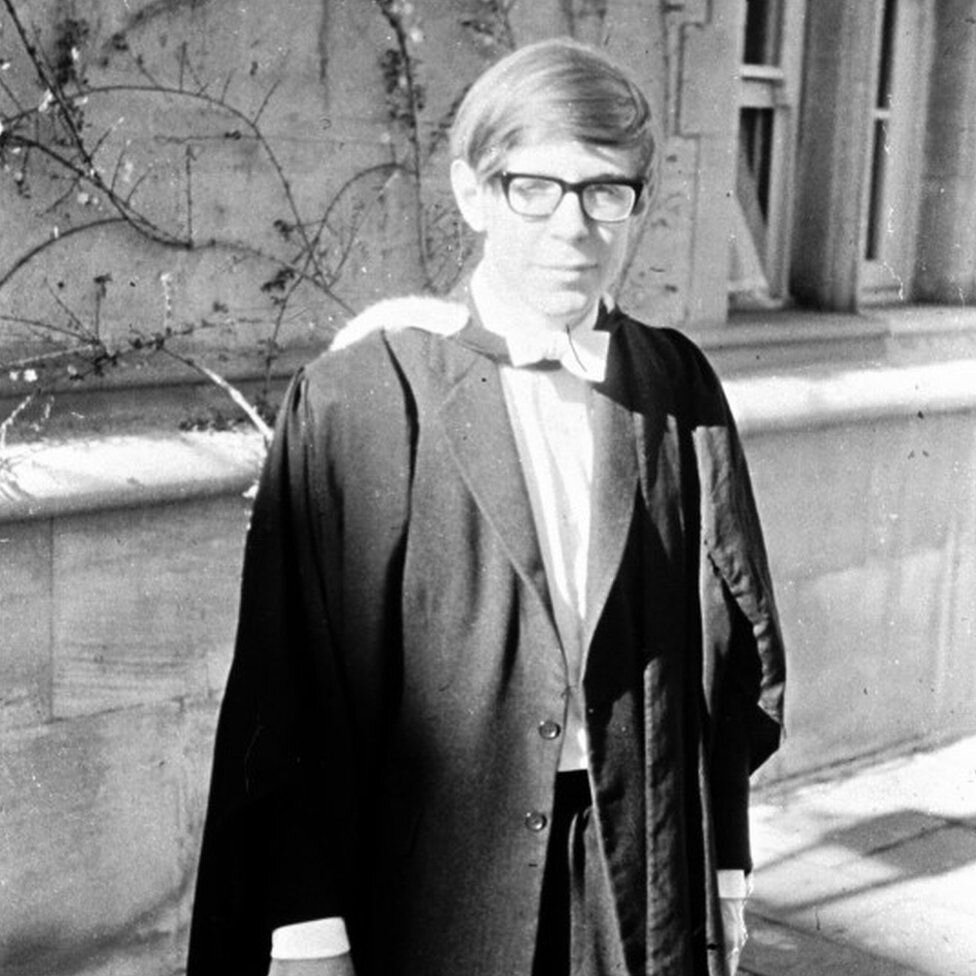 Сти́вен Уи́льям Хо́кинг