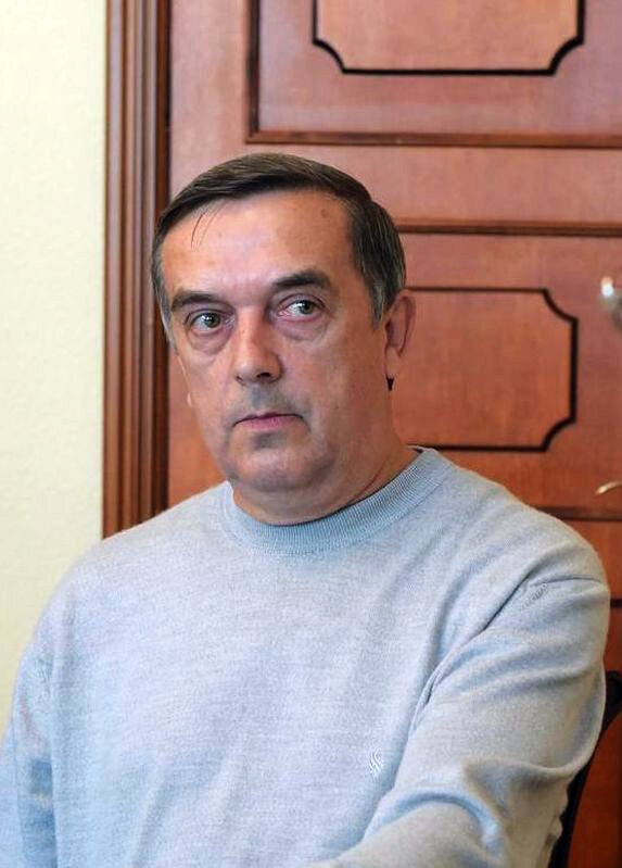 Писатель Виктор Плотников