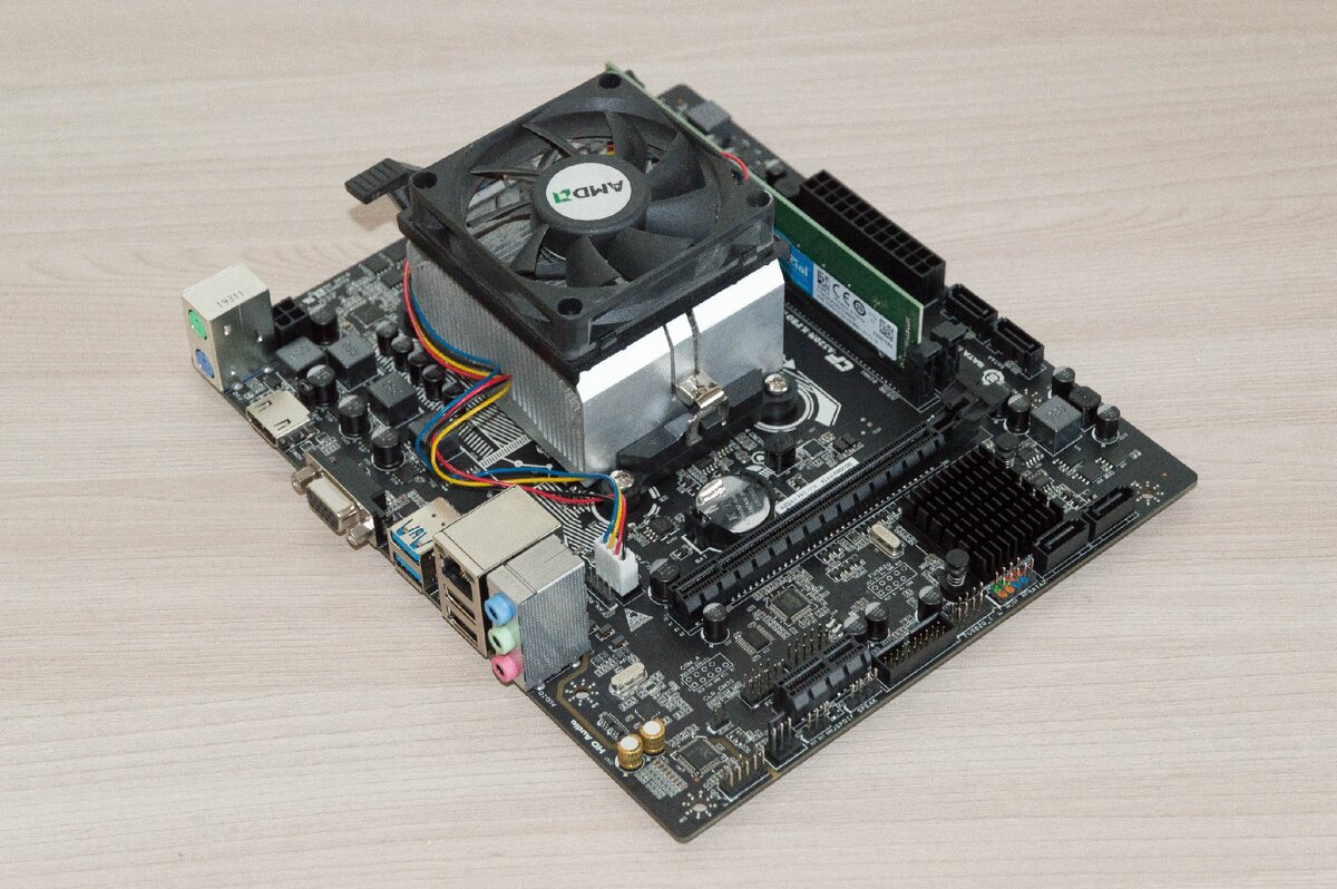 AMD Athlon 3000G + Colorful A320M-K PRO