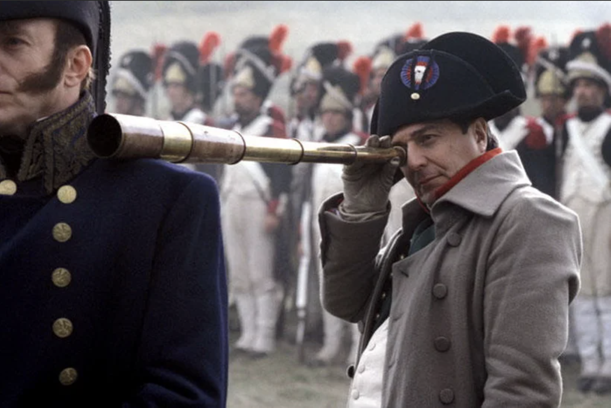 Француз путь. Наполеон Бонапарт Кристиан Клавье. Наполеон Бонапарт 2002.