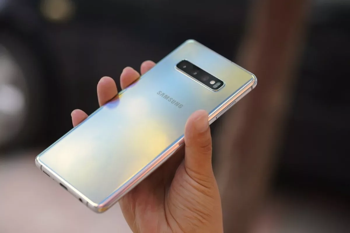S8 s10. Samsung s10. Samsung Galaxy s10 белый. Самсунг Galaxy s10 Plus. Samsung Galaxy s 10 плюс