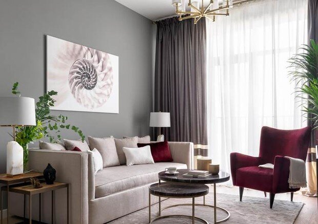 Диван и кресло сделаны на заказ. Портьеры, Victoria Vlasova Interiors.