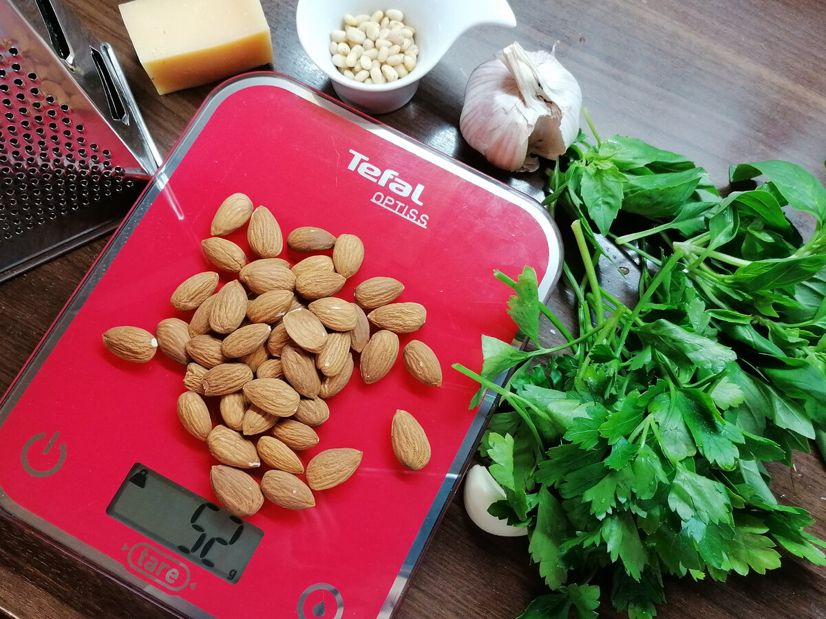 Зелень петрушки и базилика сегодня поровну