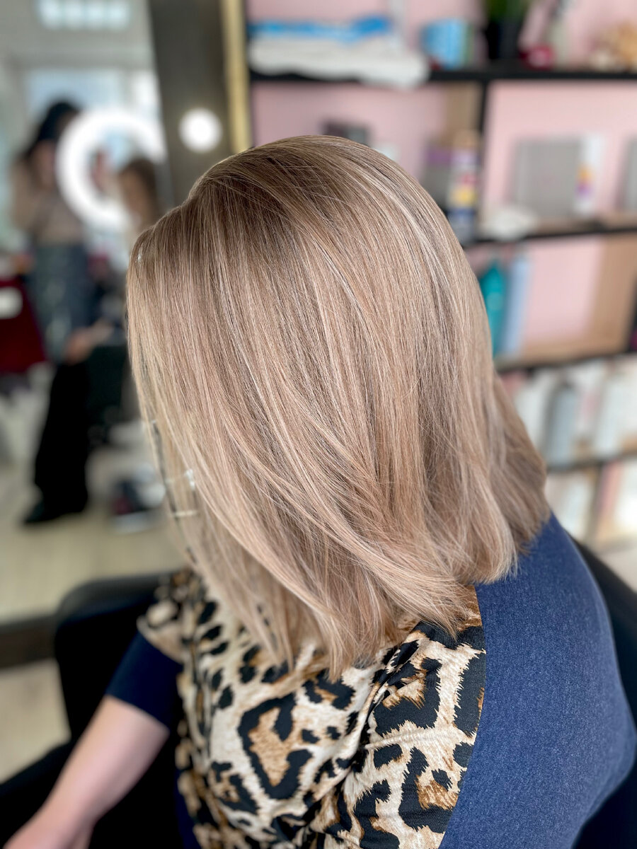 В зависимости от смены пробора, рисунок на волосах будет меняться. Также, если волосы накручены или кудрявые - рисунок тоже меняется.