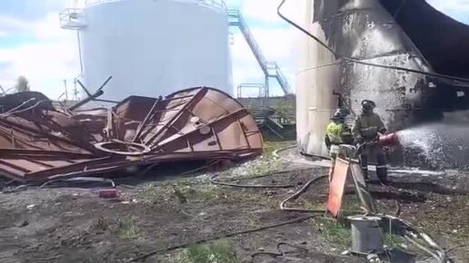 Нефтебаза в башкирии. Нефтебаза в башкирии. Нефтебаза в башкирии. Резервуар башнефть. Резервуар башнефть.