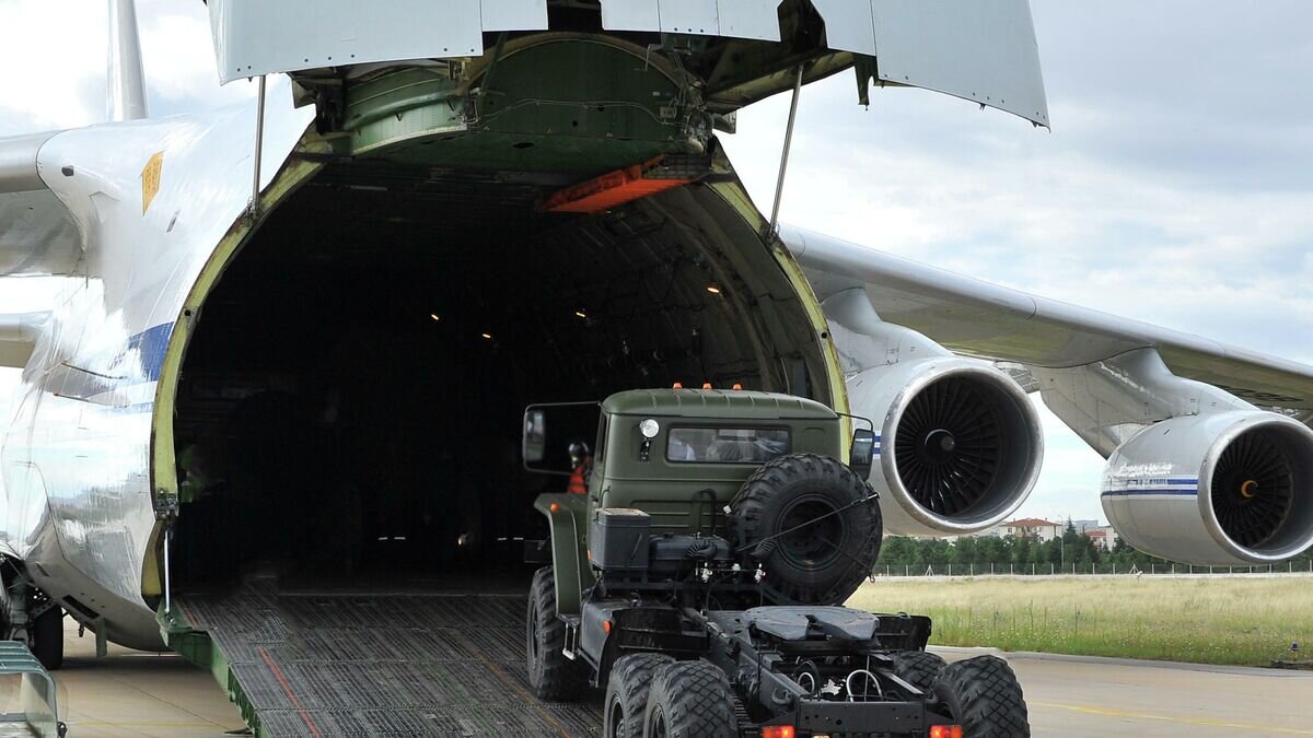    Поставка зенитной ракетной системы С-400 в Турцию© Фото : Turkish Defence Ministry