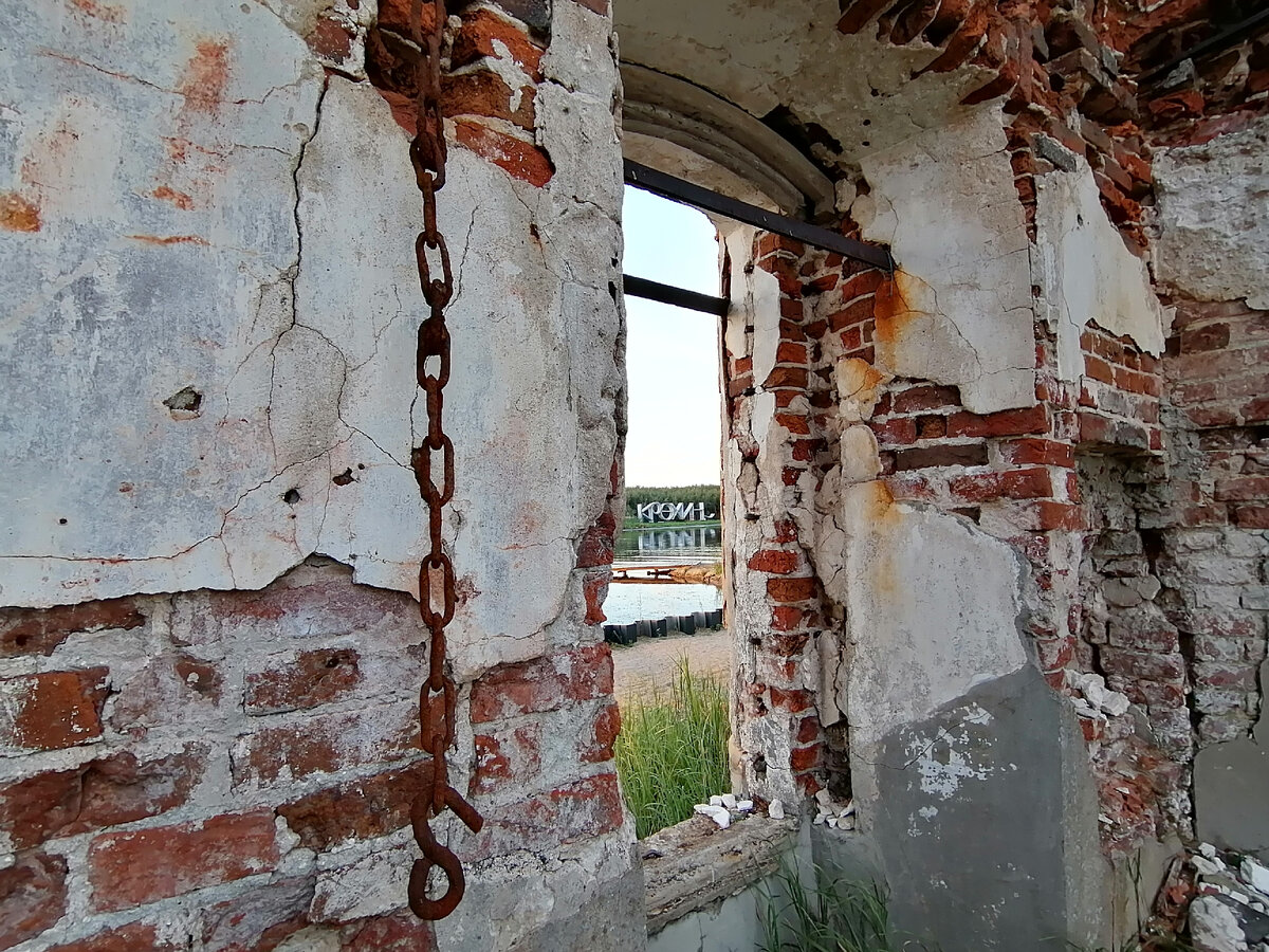 Храм Рождества Христова в Крохино. Фото Ольги Брезгиной - автора статьи, август 2022