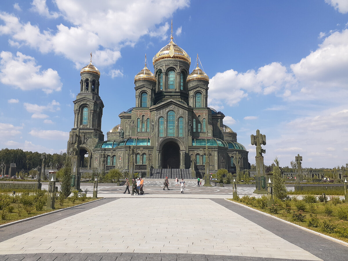 Работа в храме в кубинке. Парк Патриот Церковь. Храм в парке Патриот. Парк Патриот, храм, Нижний храм. Храм в парке Патриот внутри.