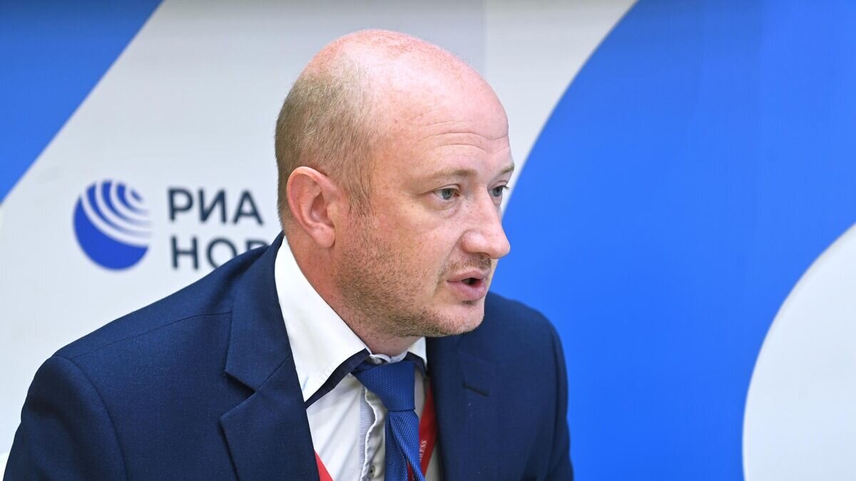    Генеральный директор Центра "Амурский тигр" Сергей Арамилев во время интервью на стенде Международного информационного агентства (МИА) "Россия сегодня" на VI Восточном экономическом форуме во Владивостоке.© РИА Новости / Евгений Одиноков