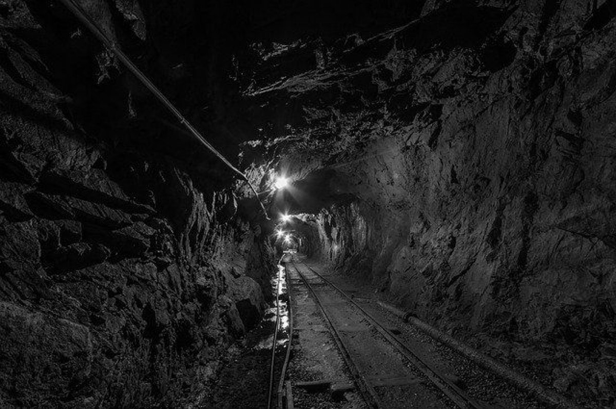    На восьми участках шахт в Кузбассе временно приостановили работу