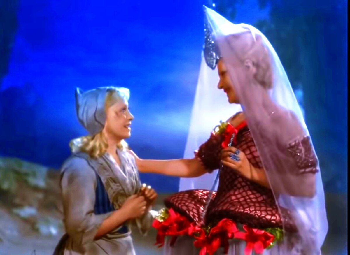 Немного недолговечной магии помогут тебе, Золушка, обскакать дочерей злобной Мачехи! Золушка и Фея-крестная Фильм "Золушка" 1947 год. Скриншот