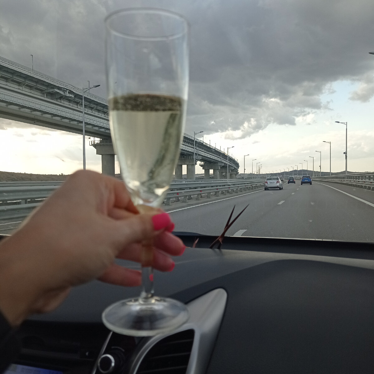 Сфоткала уже на съезде с моста, уже почти на полуострове
