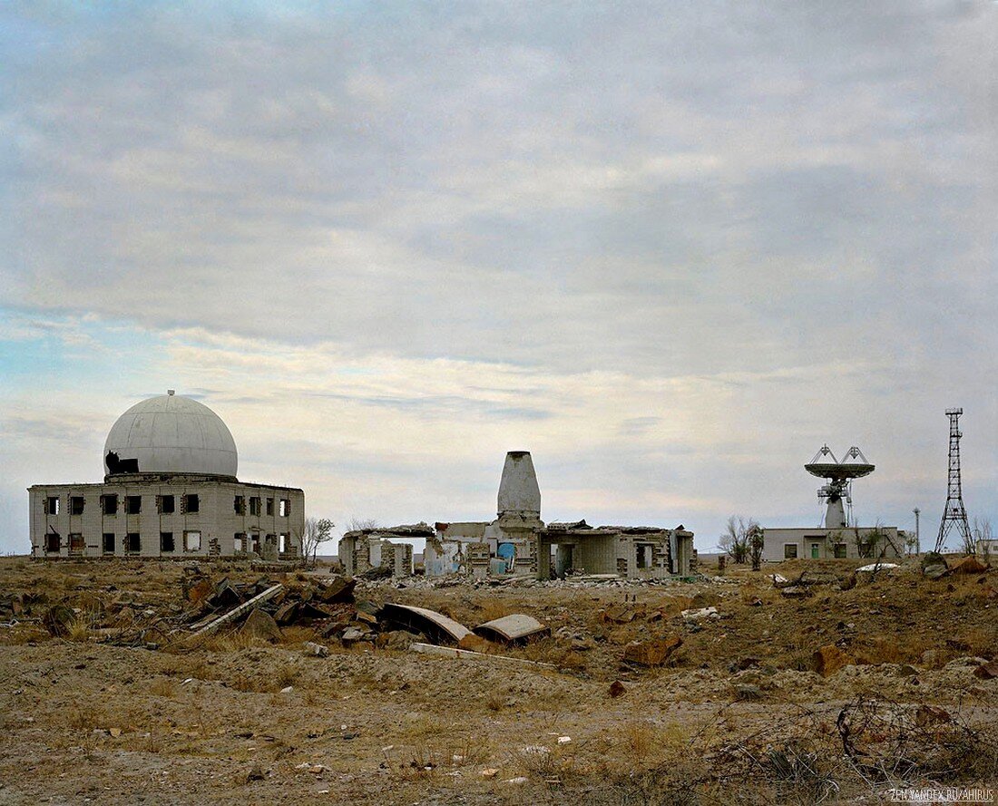 База в казахстане. Заброшенная Советская Военная база Монголия. Авиабаза Баянтал Монголия. Сары-Шаган заброшенные. Монголия заброшенные военные городки.