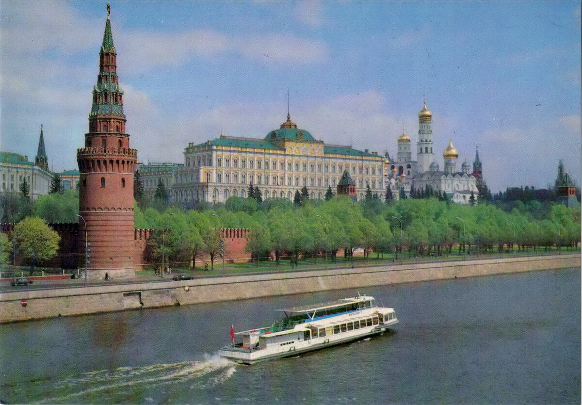 1. Вид с большого Каменного моста 