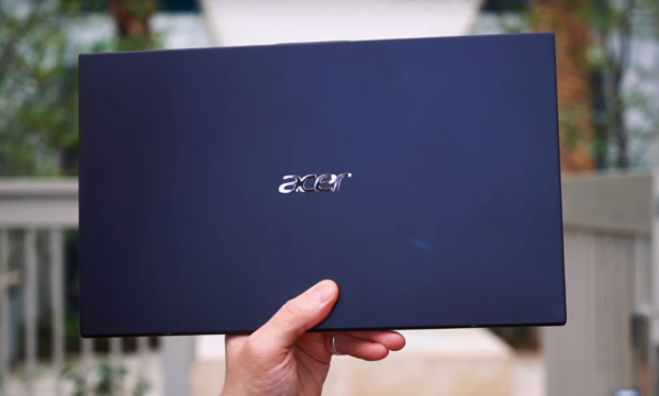  В рамках выставки CES 2019 в Вегасе представили новый ноутбук от Acer SWIFT 7 2019. Скажу сразу он один из самых тонких, самых легких, самых безрамочных ноутбуков.