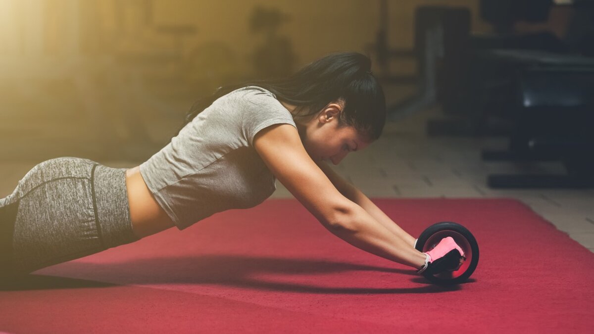 Гимнастический ролик – эффективный тренажер