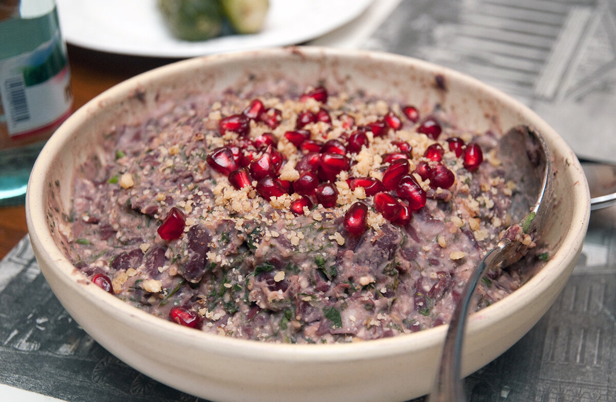 Сытное блюдо из фасоли с орехами: грузинское лобио | Просто о вкусном | Дзен