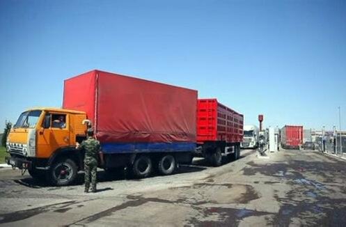  Фуры на границе Казахстана и Узбекистана. Фото с сайта 24.kz