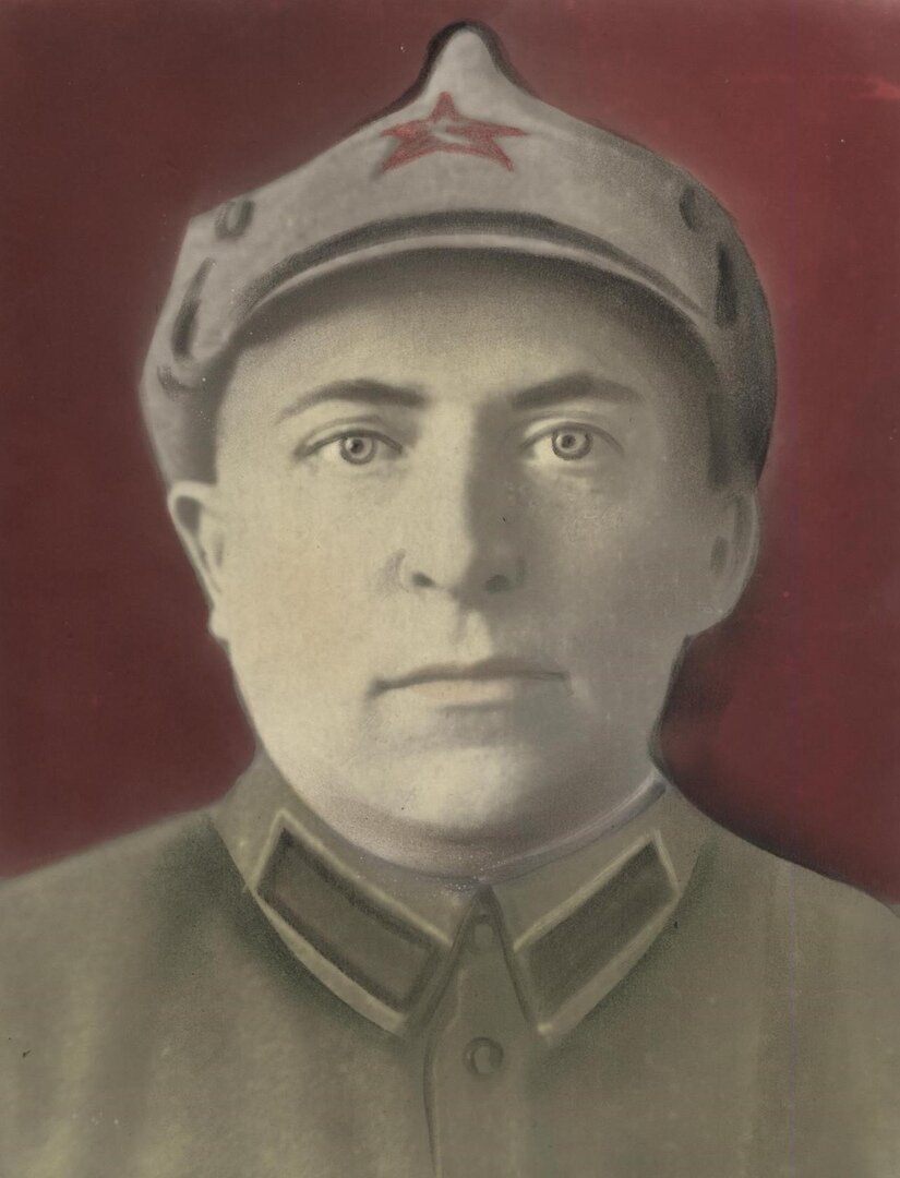 ГАВРИЛОВ Полит Ильич (1907-1975). Воевал на фронтах пяти войн, в т. ч. Германской, Финской, Японской. Жил в деревне Козловка Согорского с/совета Вохомского района.