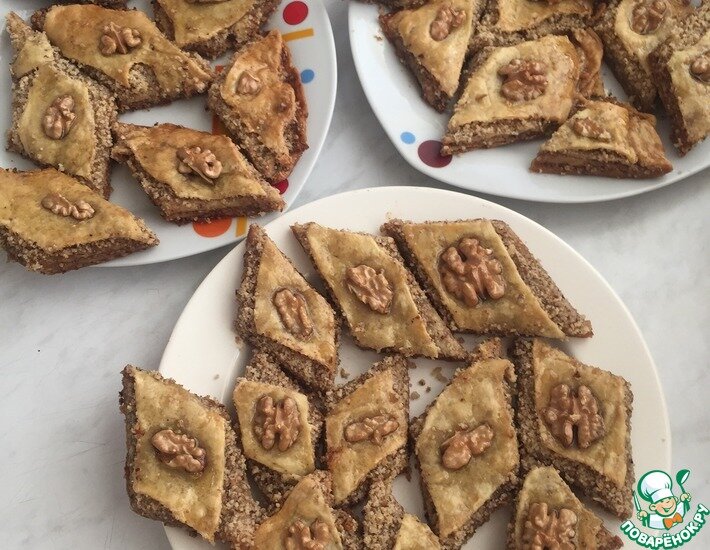 Обожаю пахлаву. Совсем не сложно, но очень вкусно и сладенько. К чаю самое тО!