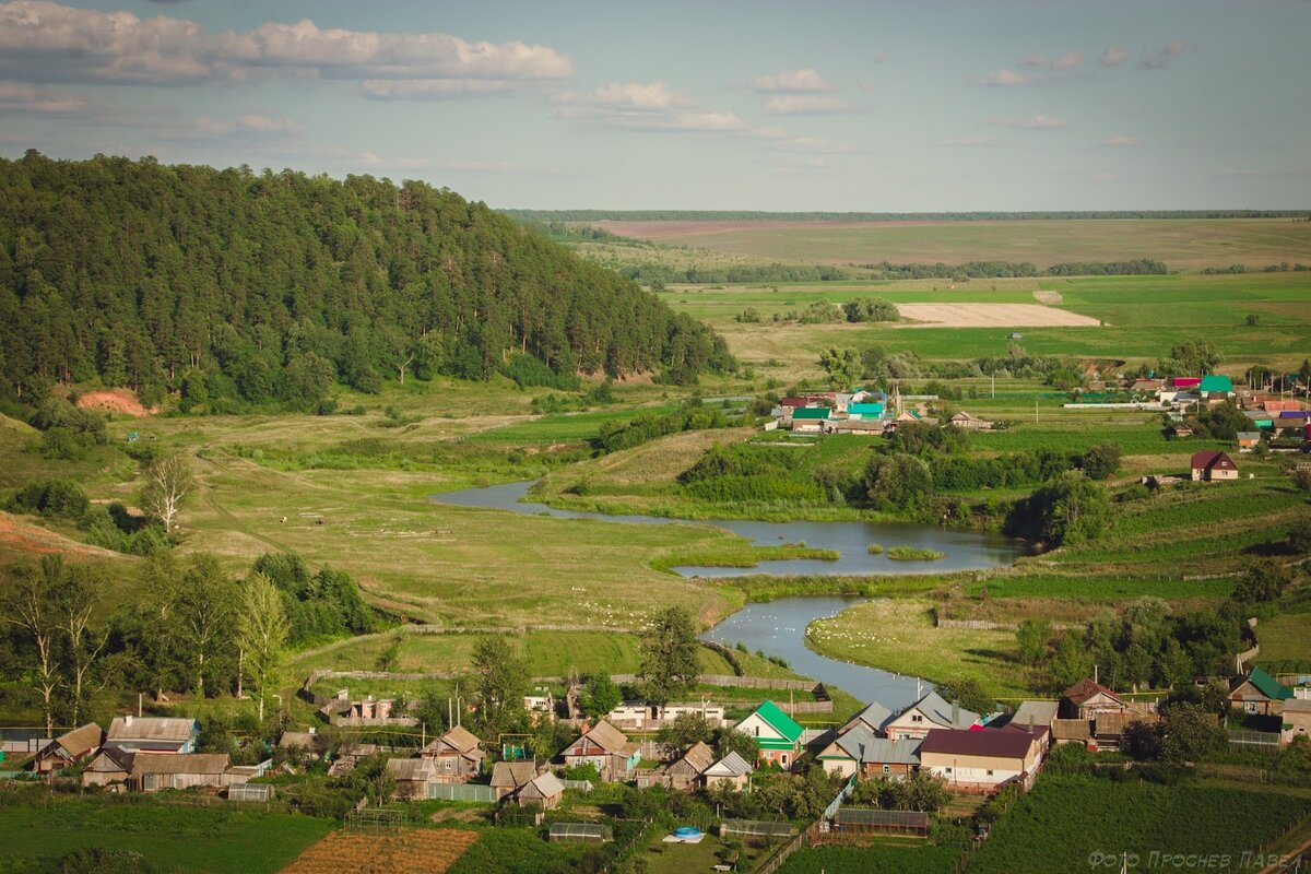 Поселения татарстана. Татарская деревня татар авылы. Татарские деревни авыл. Казань Татарская деревня река. Природа Арского района Республика Татарстана.