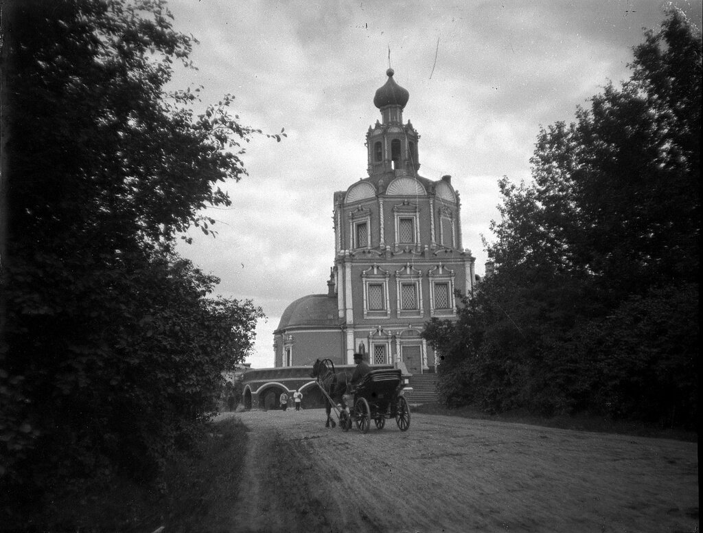 Храм апостолов Петра и Павла в Петровском-Разумовском
Александр Живаго, 1890 - 1909 год, Московская губ., с. Петровско-Разумовское, ГМИИ им. А. С. Пушкина.
