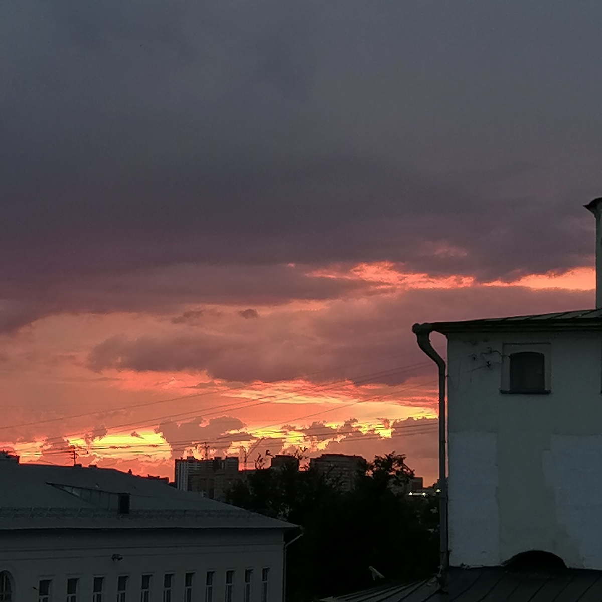 Иногда они выходят погулять на небо