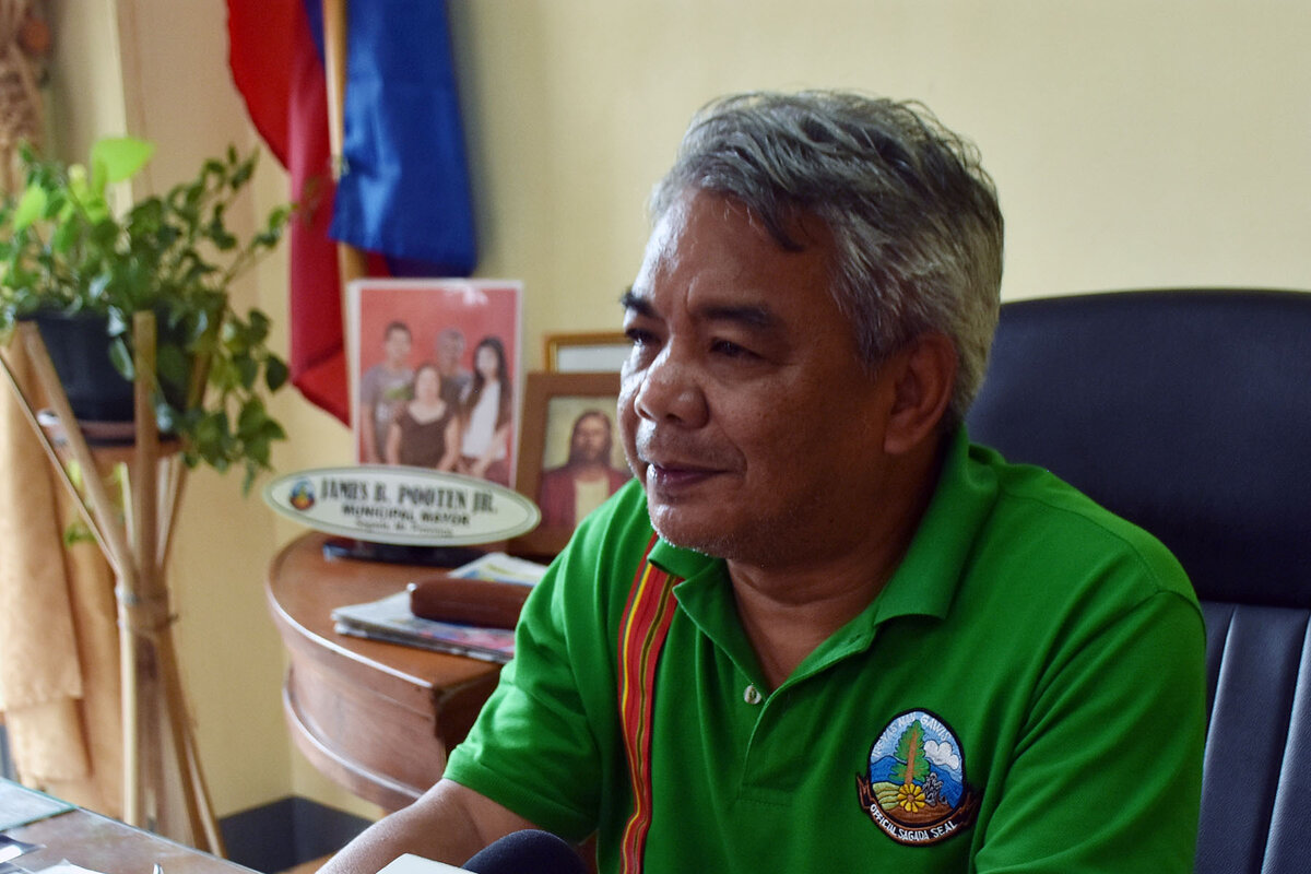 Мэр города Сагада Джеймс Путен. RMC PIA-CAR