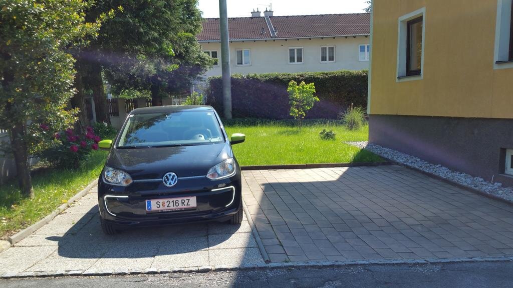 парковка  есть