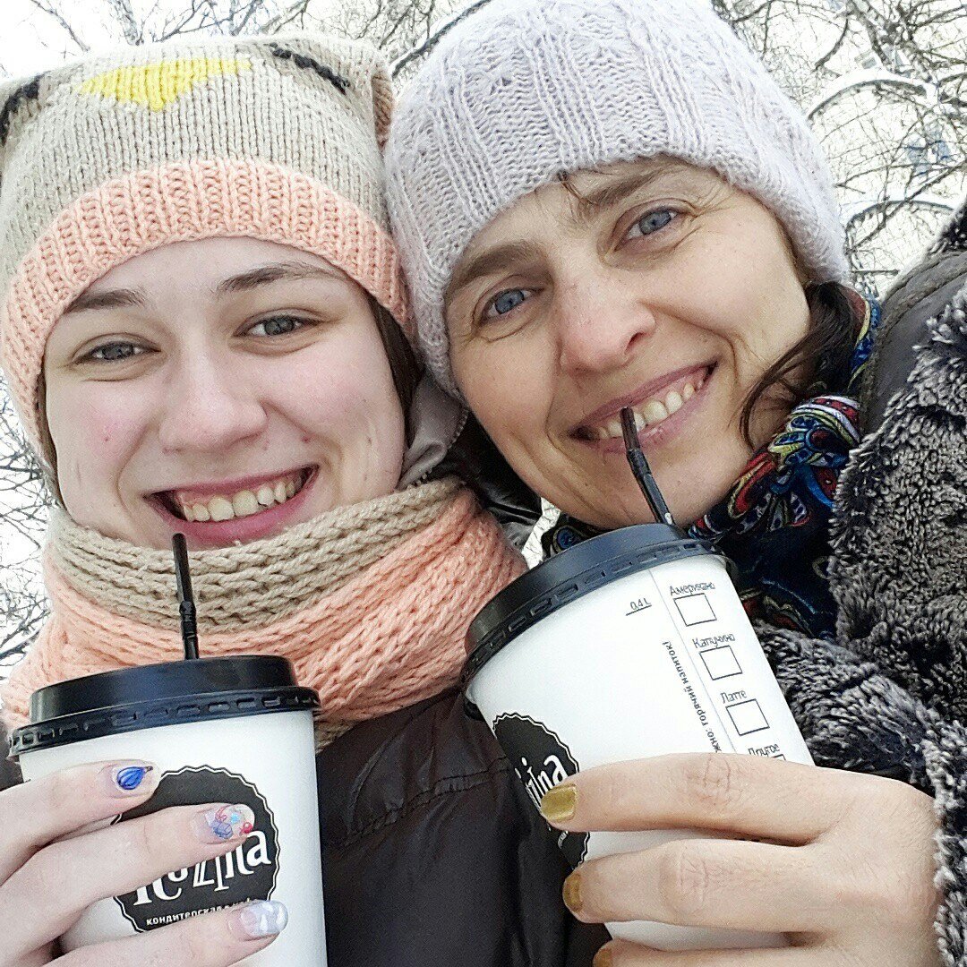 счастье - в мелочах ... просто погулять вместе в выходной