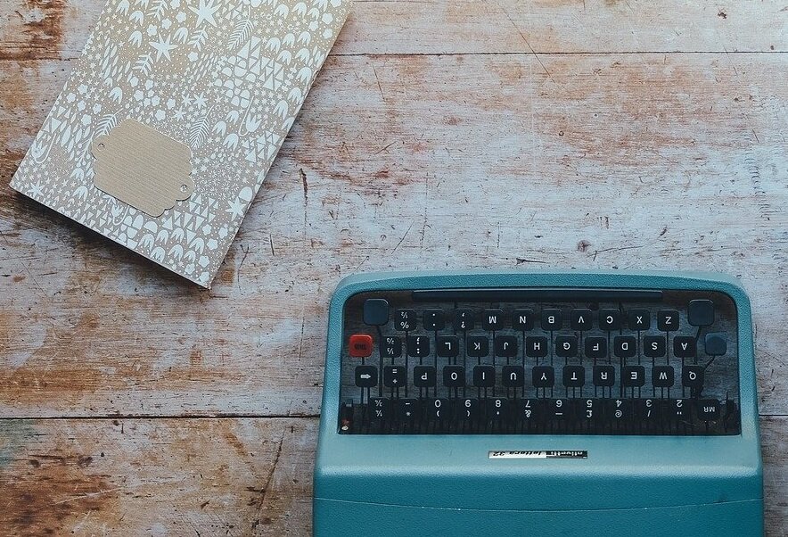 Давным-давно главным инструментом копирайтера была печатная машинка